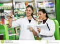 /album/normatividad-del-servicio-farmaceutico/mulheres-do-quimico-da-farmacia-na-drograria-29177404-jpg/